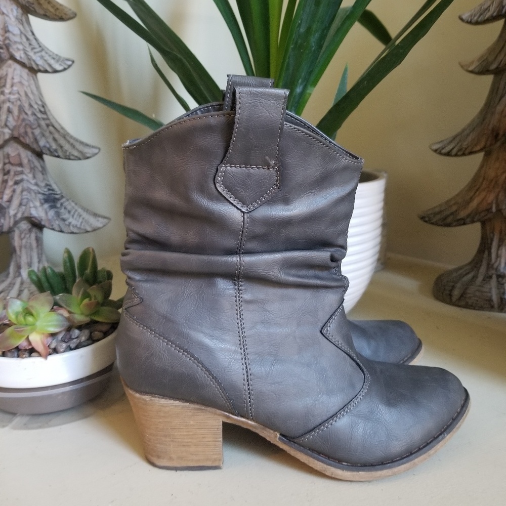 Cute grey boots